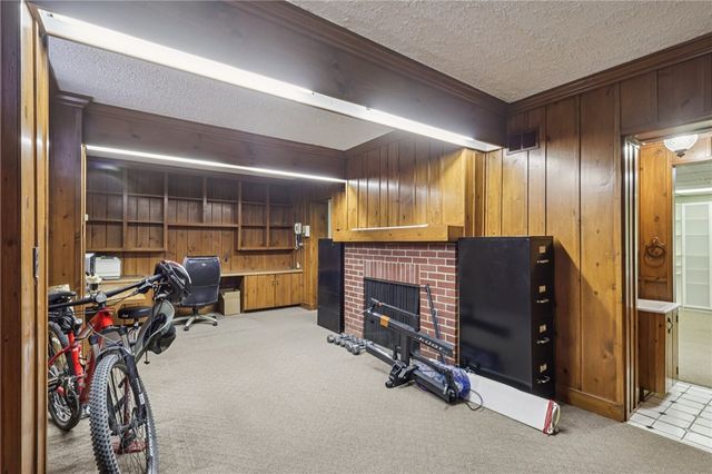 12 Holland Road, Churchill Boro, PA 15235