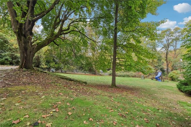 12 Holland Road, Churchill Boro, PA 15235