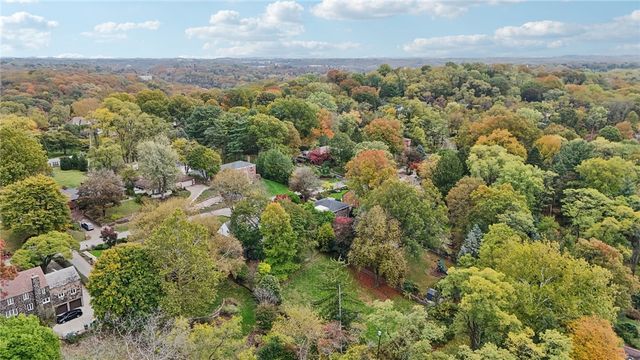 12 Holland Road, Churchill Boro, PA 15235