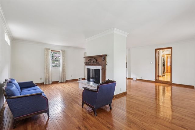 12 Holland Road, Churchill Boro, PA 15235