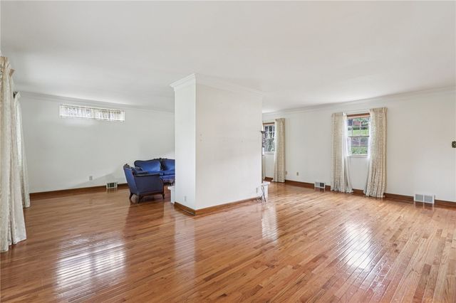 12 Holland Road, Churchill Boro, PA 15235