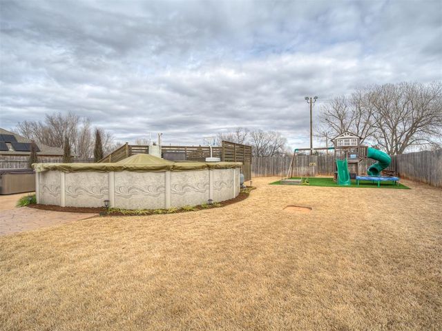 536 W Shadow Ridge Way, Mustang, OK 73064