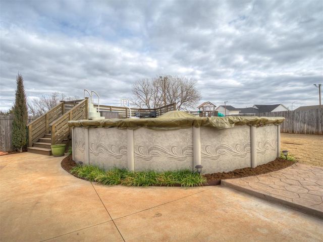 536 W Shadow Ridge Way, Mustang, OK 73064