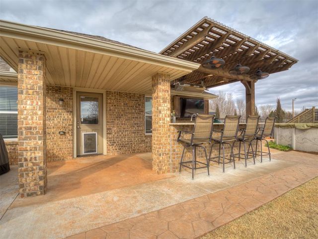 536 W Shadow Ridge Way, Mustang, OK 73064