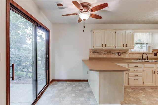 498 Candlewick Lane, Lilburn, GA 30047
