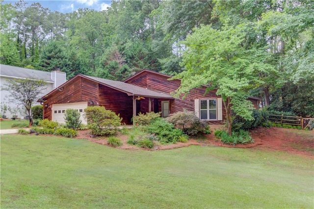 498 Candlewick Lane, Lilburn, GA 30047