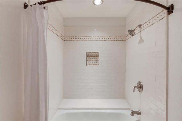 498 Candlewick Lane, Lilburn, GA 30047