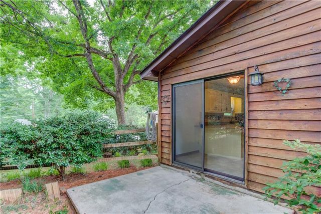 498 Candlewick Lane, Lilburn, GA 30047