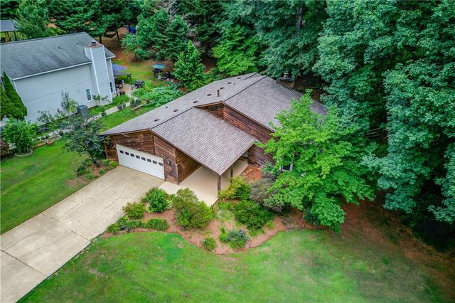 498 Candlewick Lane, Lilburn, GA 30047