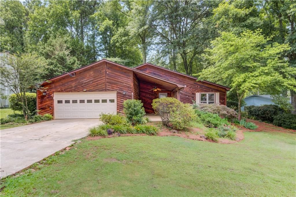 498 Candlewick Lane, Lilburn, GA 30047