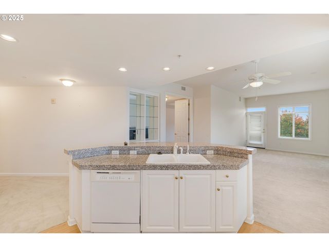 4884 Nw PROMENADE Ter 312 A, Portland, OR 97229