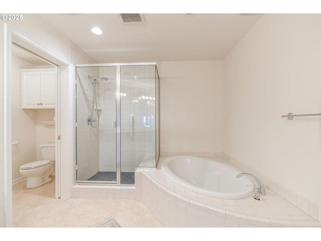 4884 Nw PROMENADE Ter 312 A, Portland, OR 97229