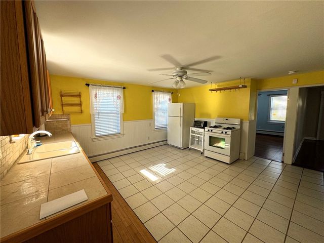 46 Mount Hope Avenue, Bristol, RI 02809