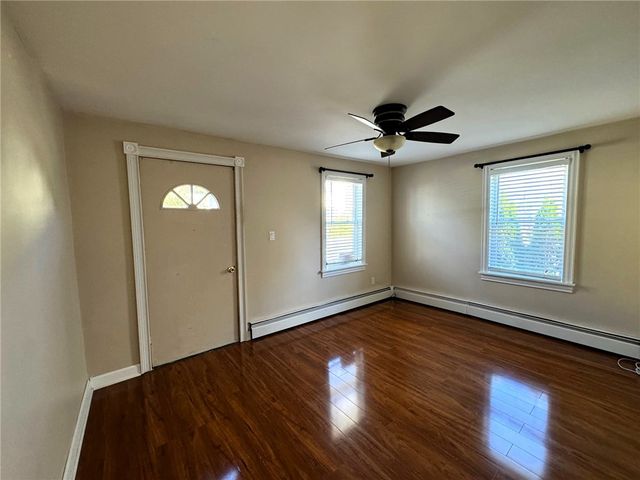 46 Mount Hope Avenue, Bristol, RI 02809