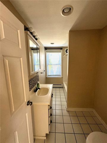46 Mount Hope Avenue, Bristol, RI 02809