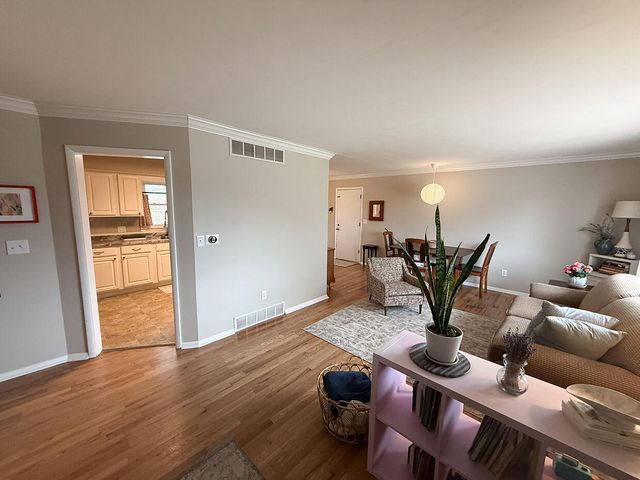 315 LOCH LN, Columbia, MO 65203