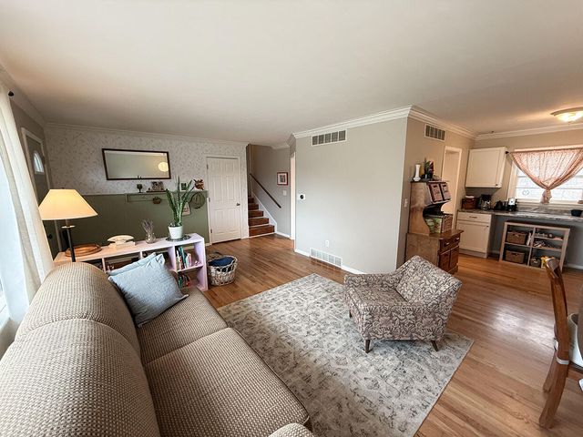 315 LOCH LN, Columbia, MO 65203