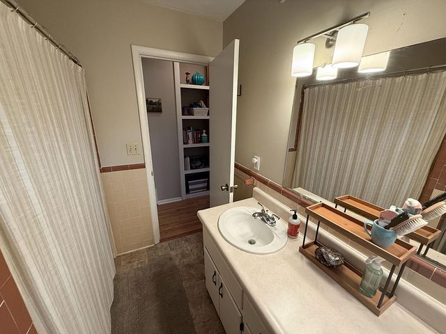 315 LOCH LN, Columbia, MO 65203