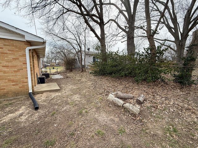 315 LOCH LN, Columbia, MO 65203