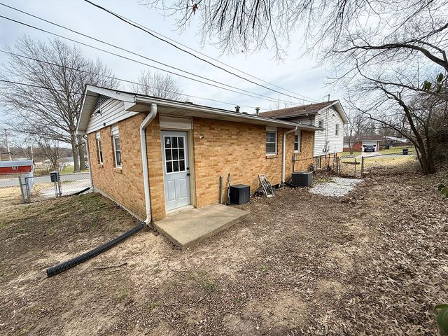 315 LOCH LN, Columbia, MO 65203