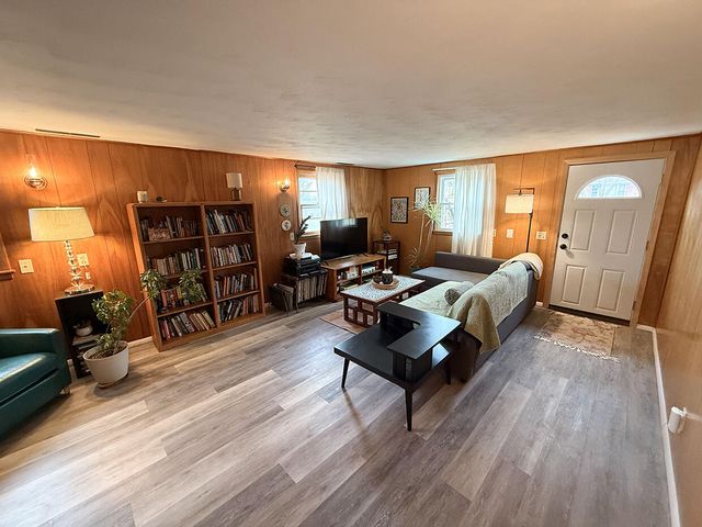 315 LOCH LN, Columbia, MO 65203