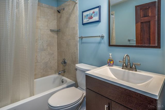 4040 Lansdowne Avenue, Deer Park, OH 45236