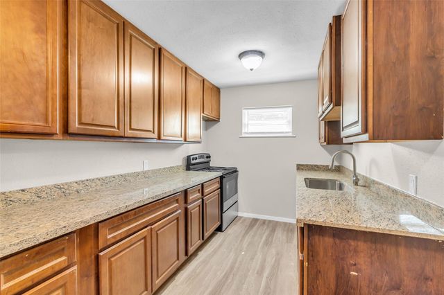 4706 Yellowstone Boulevard 5, Houston, TX 77021