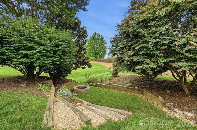 1220 Afternoon Sun Road, Matthews, NC 28104