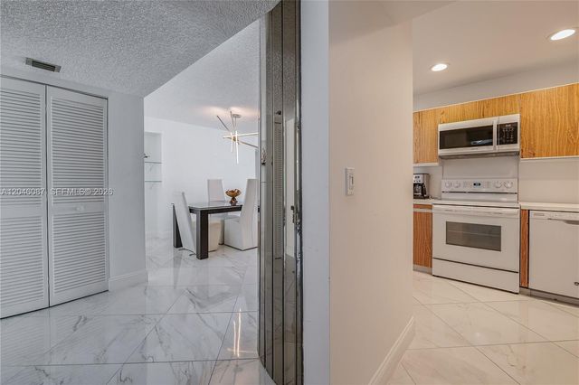 2401 S Ocean Drive 305, Hollywood, FL 33019