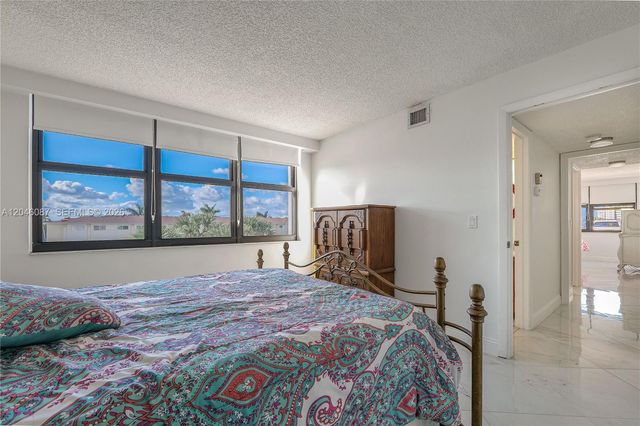 2401 S Ocean Drive 305, Hollywood, FL 33019