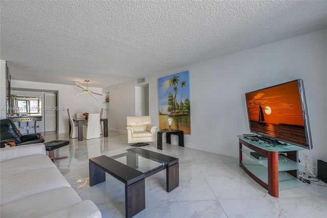 2401 S Ocean Drive 305, Hollywood, FL 33019