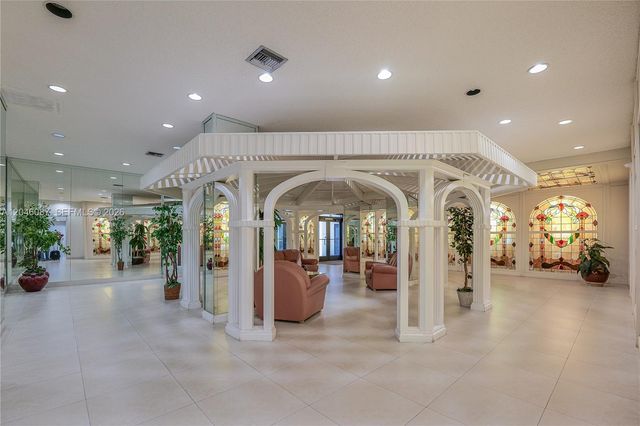 2401 S Ocean Drive 305, Hollywood, FL 33019