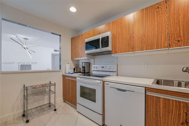 2401 S Ocean Drive 305, Hollywood, FL 33019