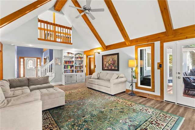 4401 NE Hoit Drive, Lee's Summit, MO 64064