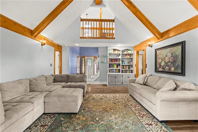 4401 NE Hoit Drive, Lee's Summit, MO 64064