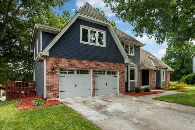 4401 NE Hoit Drive, Lee's Summit, MO 64064