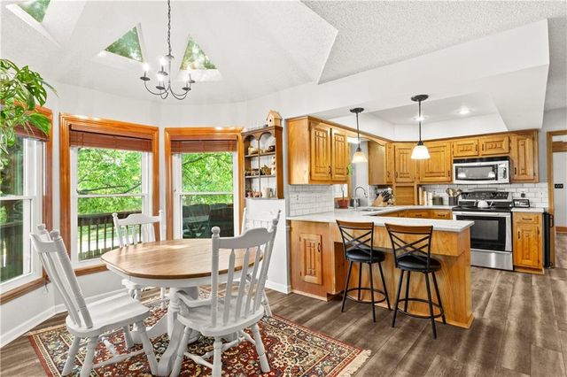 4401 NE Hoit Drive, Lee's Summit, MO 64064