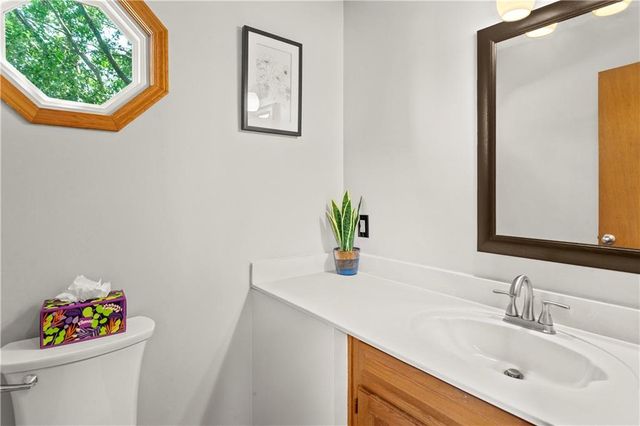 4401 NE Hoit Drive, Lee's Summit, MO 64064