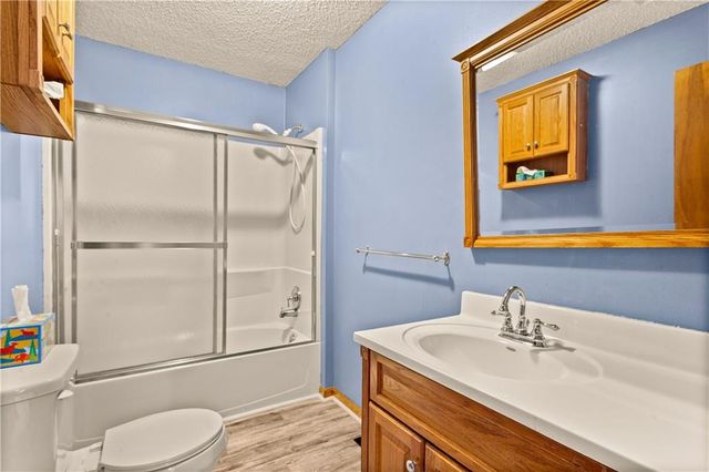 4401 NE Hoit Drive, Lee's Summit, MO 64064