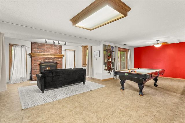 4401 NE Hoit Drive, Lee's Summit, MO 64064