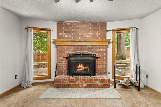 4401 NE Hoit Drive, Lee's Summit, MO 64064