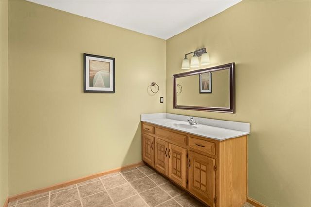 4401 NE Hoit Drive, Lee's Summit, MO 64064