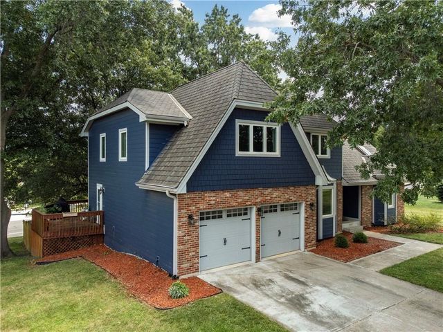 4401 NE Hoit Drive, Lee's Summit, MO 64064