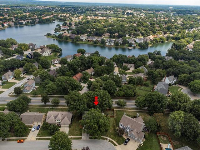4401 NE Hoit Drive, Lee's Summit, MO 64064