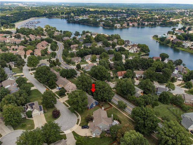 4401 NE Hoit Drive, Lee's Summit, MO 64064