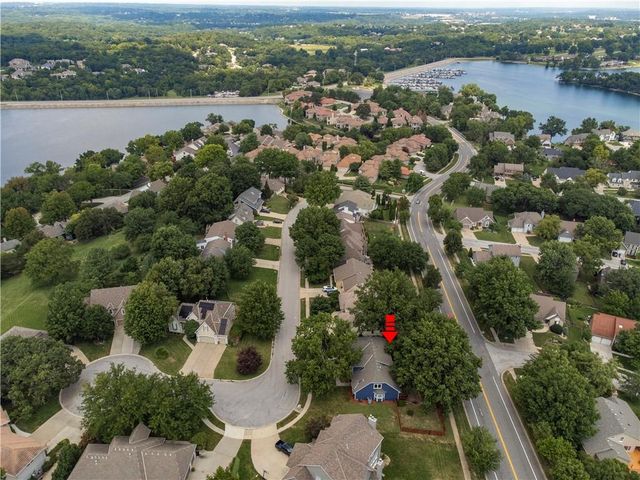 4401 NE Hoit Drive, Lee's Summit, MO 64064