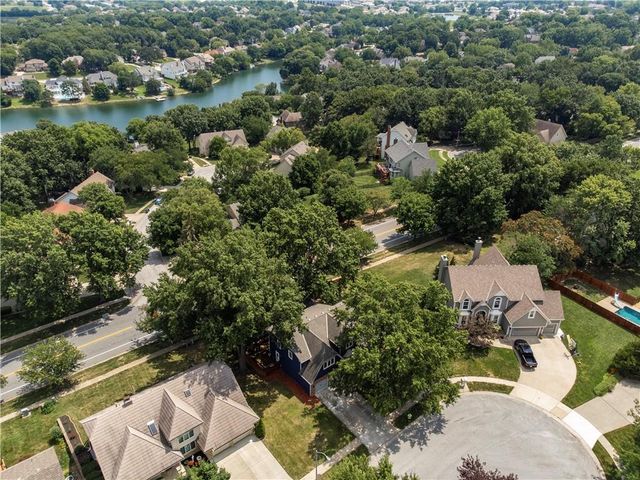 4401 NE Hoit Drive, Lee's Summit, MO 64064