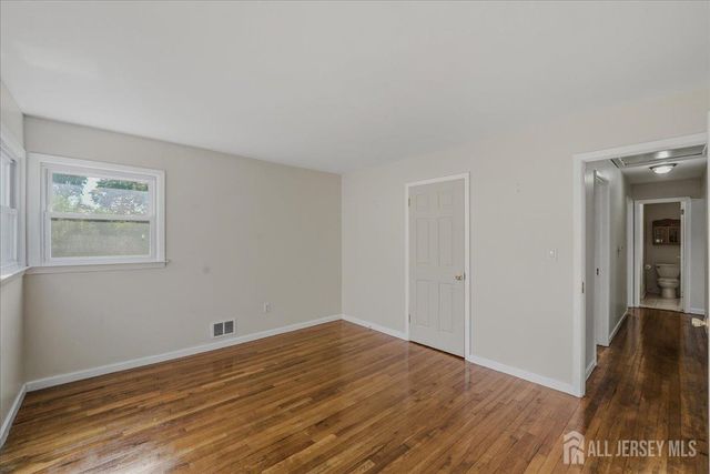 126 Orange Street, Edison, NJ 08817