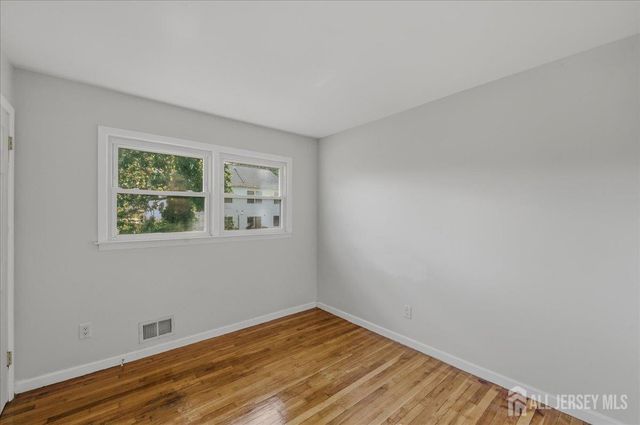 126 Orange Street, Edison, NJ 08817