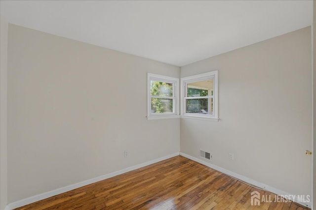 126 Orange Street, Edison, NJ 08817